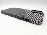 Husa Iphone 14 Pro Kevlar , protectie camere si acoperire butoane Alb